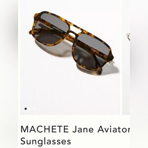 MACHETE 
JANE AVIATOR sunglasses
Blond Tortoise